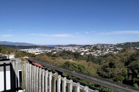 Photo of property in 1/6 Mataroa Avenue, Northland, Wellington, 6012