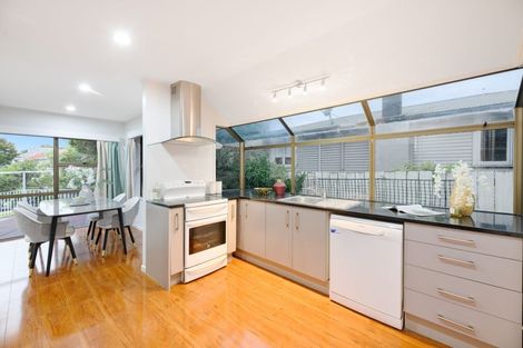 Photo of property in 22 Chilcott Road, Henderson, Auckland, 0612