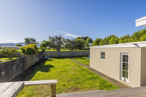 Photo of property in 77 Gray Avenue, Paraparaumu Beach, Paraparaumu, 5032