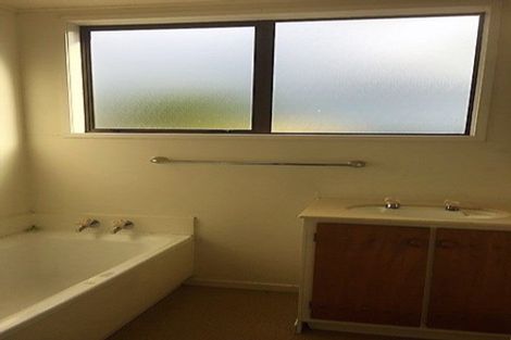 Photo of property in 19 Ransom Smyth Drive, Goodwood Heights, Auckland, 2105