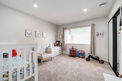 Photo of property in 2/17 Fieldmoor Place, Parklands, Christchurch, 8083