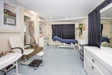 Photo of property in 17 Macdonald Road, Glenview, Hamilton, 3206