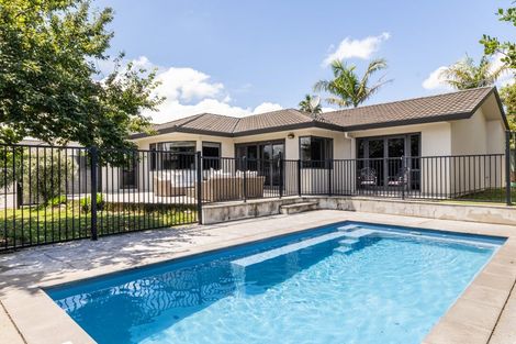 Photo of property in 17 Washington Place, Havelock North, 4130