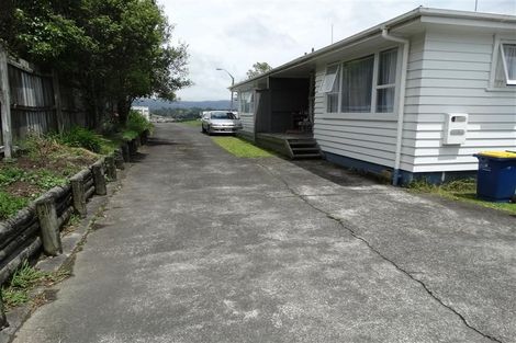 Photo of property in 2/17 Denver Avenue, Sunnyvale, Auckland, 0612