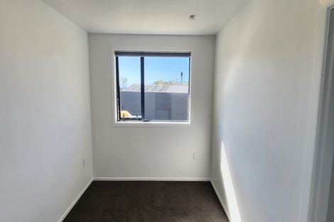 Photo of property in 8 Handley Place, Glen Avon, New Plymouth, 4312