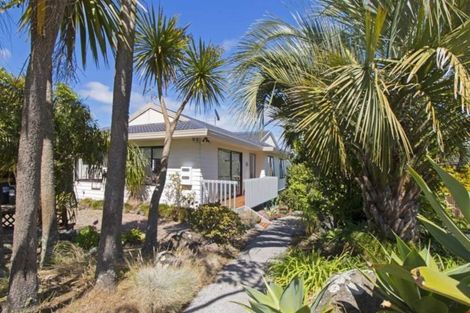 Photo of property in 4 Altair Place, Windsor Park, Auckland, 0632