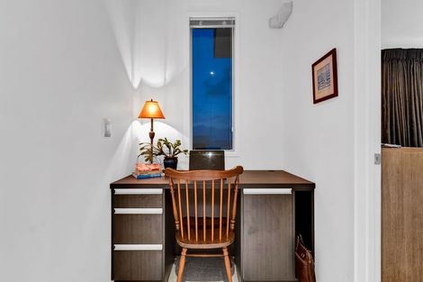 Photo of property in 2/5 Beach Street, Fitzroy, New Plymouth, 4312