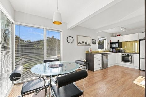 Photo of property in 76b Memorial Avenue, Ilam, Christchurch, 8053