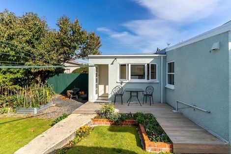 Photo of property in 91 Oxford Street, South Dunedin, Dunedin, 9012