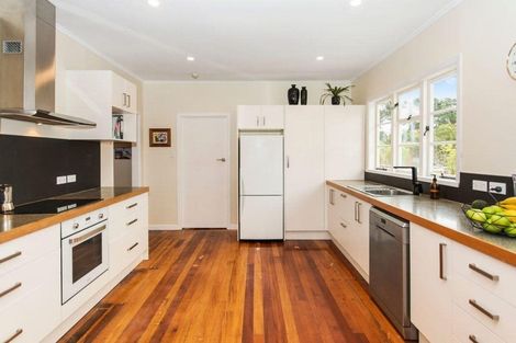 Photo of property in 70 Tirimoana Road, Te Atatu South, Auckland, 0602