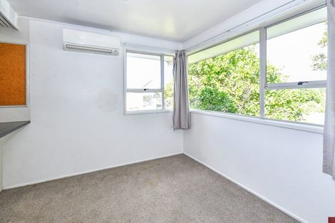 Photo of property in 12 Damian Way, Weymouth, Auckland, 2103