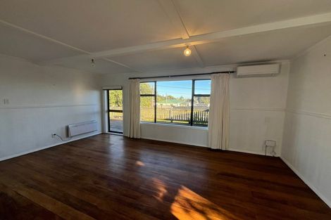 Photo of property in 22 Mahoe Street, Otaki Beach, Otaki, 5512