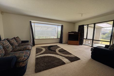 Photo of property in 4 Amdale Avenue, Broomfield, Christchurch, 8042