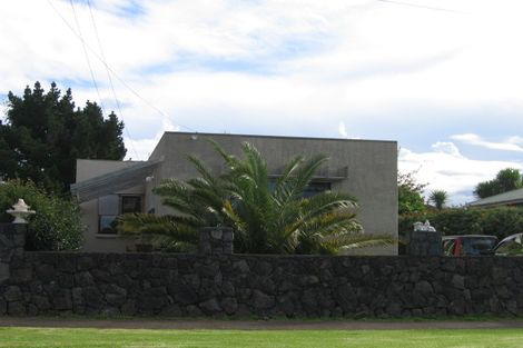 Photo of property in 11 Waterview Road, Favona, Auckland, 2024