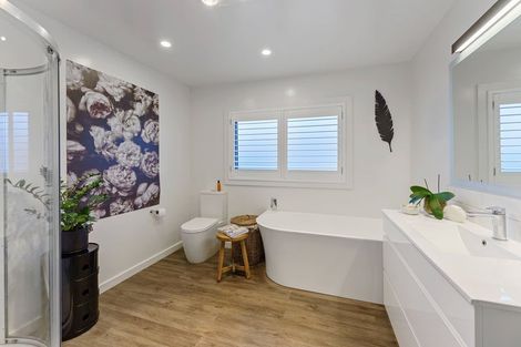 Photo of property in 53 Waipunahau Road, Waikanae, 5036