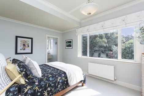 Photo of property in 32 Barrett Street, Westown, New Plymouth, 4310