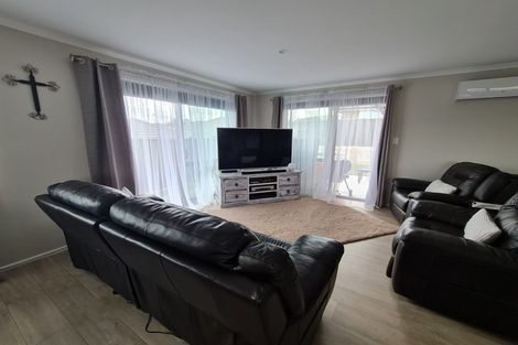 Photo of property in 16 Watene Way, Welcome Bay, Tauranga, 3112