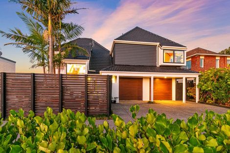 Photo of property in 9 Scarboro Terrace, Murrays Bay, Auckland, 0630