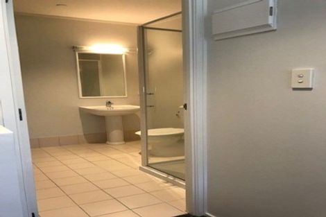 Photo of property in 5a/30 Westward Ho, Glen Eden, Auckland, 0602