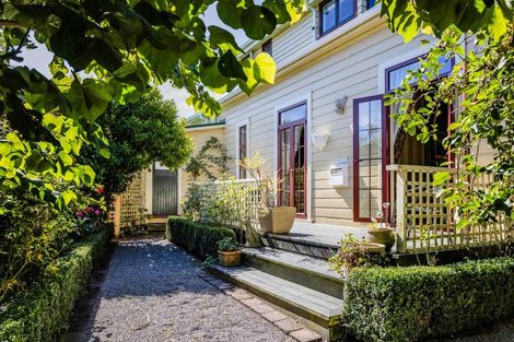 Photo of property in 23 Gibson Place, Patea, 4520