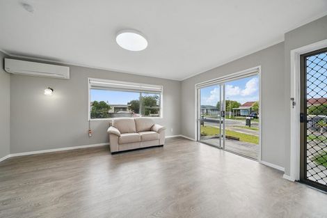 Photo of property in 1/41 Blacklock Avenue, Henderson, Auckland, 0612
