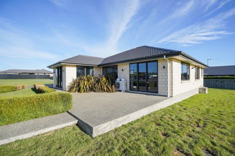 Photo of property in 28 Majestic Chance, Seaward Bush, Invercargill, 9812