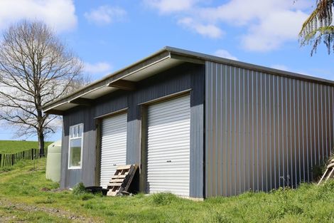 Photo of property in 114 Ackworth Road, Lepperton, New Plymouth, 4373