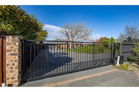 Photo of property in 10 Coolspring Way, Redwood, Christchurch, 8051