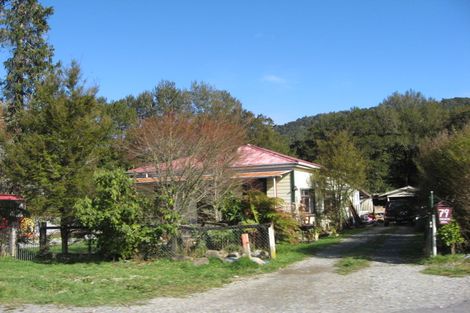 Photo of property in 79 Main Road, Blackball, 7804