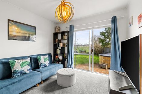 Photo of property in 32 Hyla Road, Haumoana, 4102