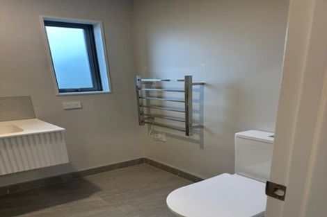 Photo of property in 30 Earlsworth Road, Mangere East, Auckland, 2024