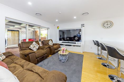Photo of property in 14 Tonson Place, Weymouth, Auckland, 2103