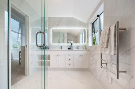 Photo of property in 18a Sunrise Avenue, Mairangi Bay, Auckland, 0630