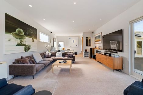 Photo of property in 52 Karepa Street, Brooklyn, Wellington, 6021