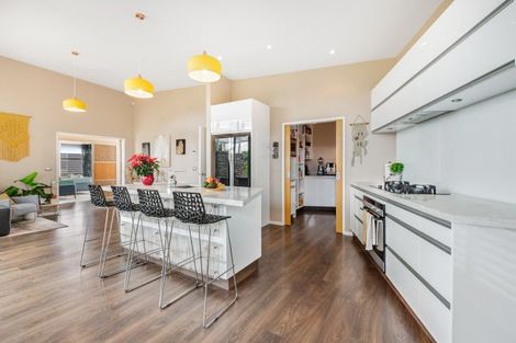 Photo of property in 21 Grand Drive, Orewa, 0931