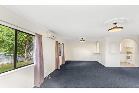 Photo of property in 2 Page Place, Hamilton East, Hamilton, 3216