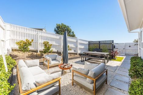 Photo of property in 11 Parkinson Close, Whitby, Porirua, 5024