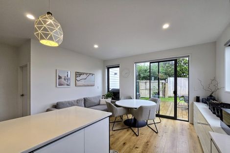 Photo of property in 7c Gulf Crest, Bucklands Beach, Auckland, 2012