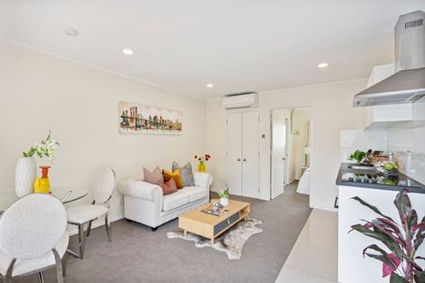 Photo of property in 24a Poruru Close, Papakura, 2110