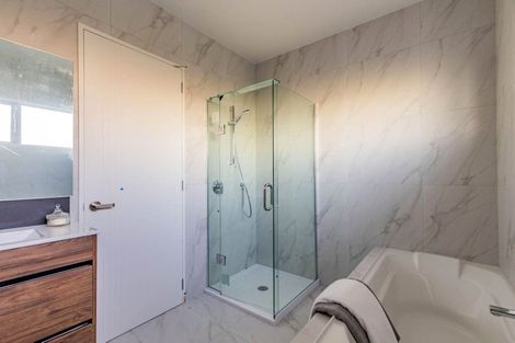 Photo of property in 2 Celestial Crescent, Orewa, 0931