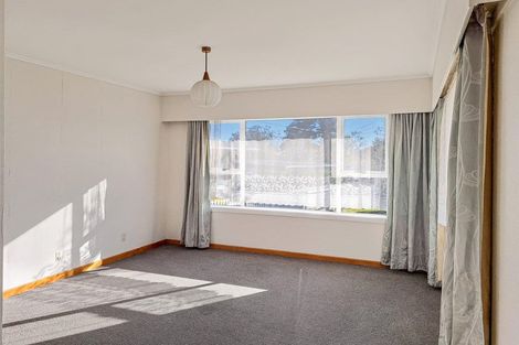 Photo of property in 2 Vera Road, Te Atatu South, Auckland, 0610