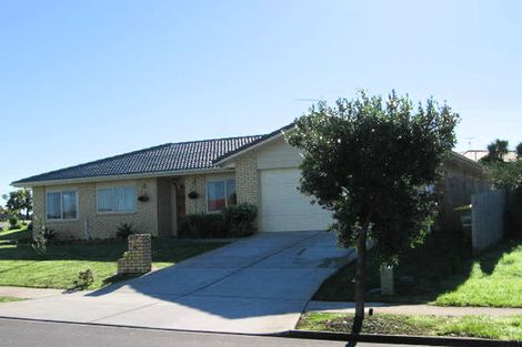 Photo of property in 42 Robin Brooke Drive, Flat Bush, Auckland, 2019