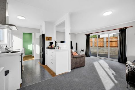 Photo of property in 6 Camellia Avenue, Bell Block, New Plymouth, 4312