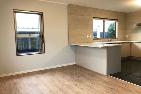 Photo of property in 1/3 Colin Wild Place, Glenfield, Auckland, 0629