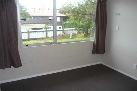 Photo of property in 16 Findlay Street, Moturoa, New Plymouth, 4310