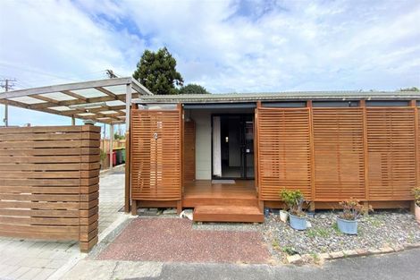 Photo of property in 2/15 Ward Crescent, Te Atatu Peninsula, Auckland, 0610