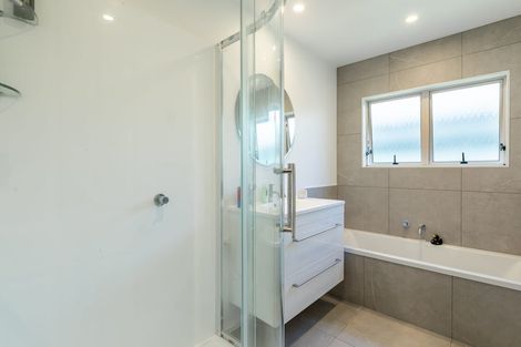 Photo of property in 46 Huia Road, Titirangi, Auckland, 0604