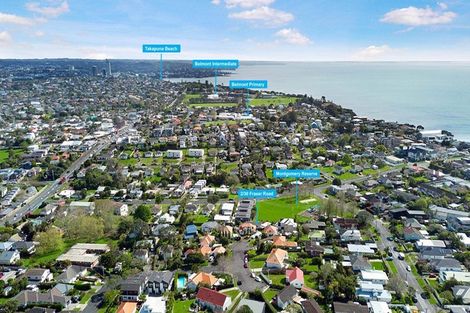 Photo of property in 2/30 Fraser Road, Narrow Neck, Auckland, 0624