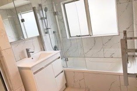 Photo of property in 121 West Harbour Drive, West Harbour, Auckland, 0618