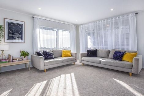 Photo of property in 1 The Spinney, Titahi Bay, Porirua, 5022